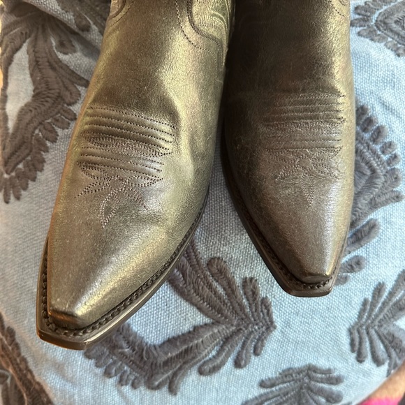 Dan post leather stud - Picture 7 of 8